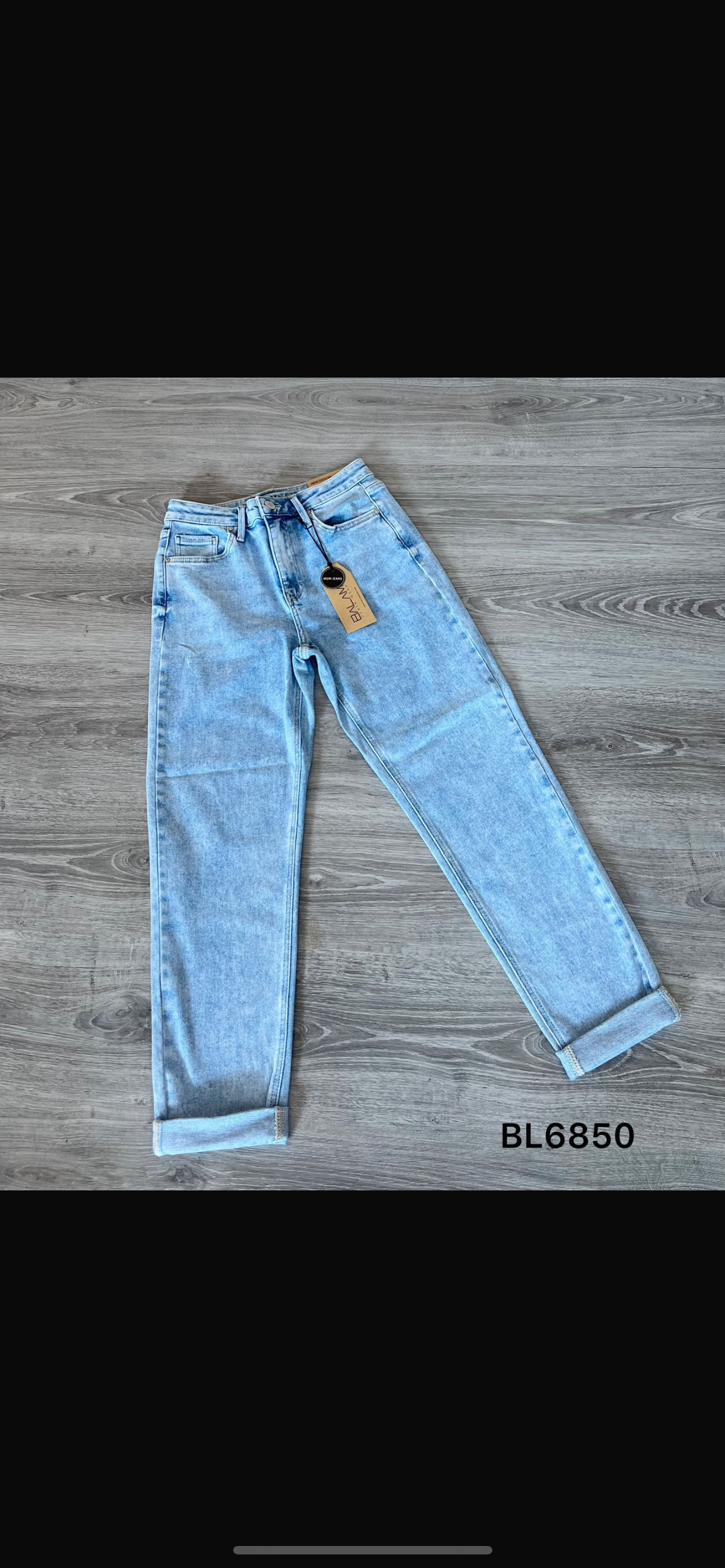 Jeans Street Vibes