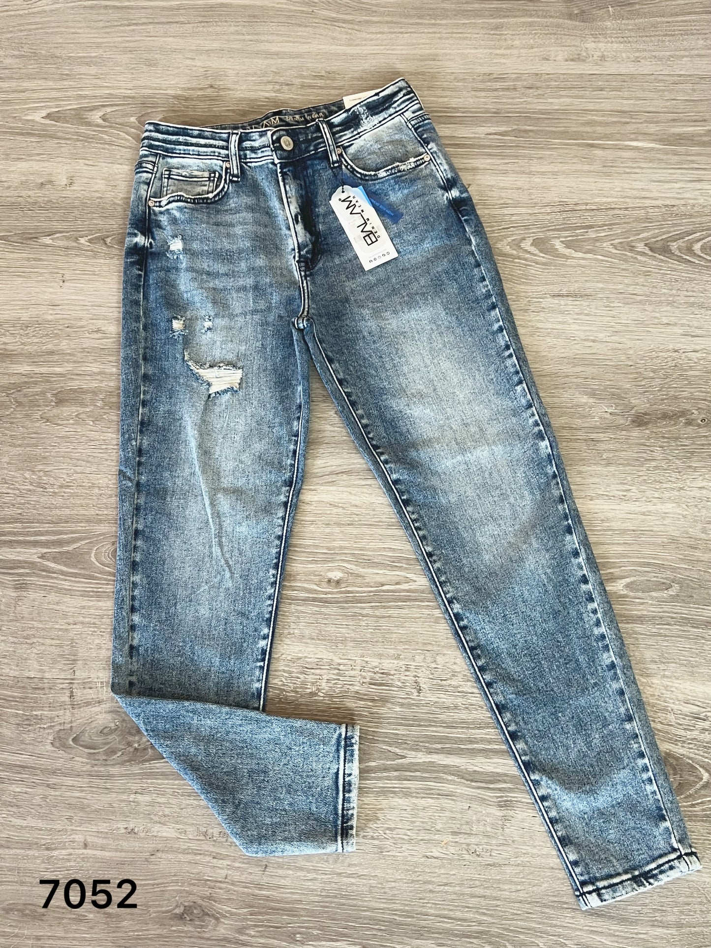 Skinny 7052