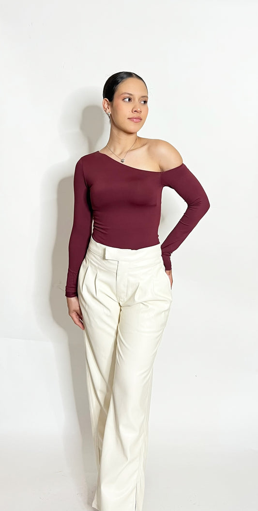 Blusa a un hombro